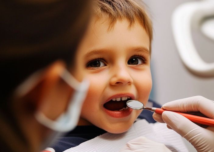 Cómo cuidar los dientes de los más pequeños